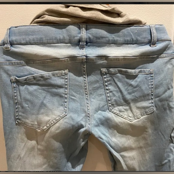 Maternity jeans Mama Licious ripped jeans with full belly panel - Picture 4 of 6